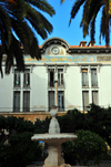 Oran, Algeria / Algrie: Central Post office and fountain - Maghreb square - photo by M.Torres |  Grande Poste et fontaine - Place du Maghreb, ex-Bastille