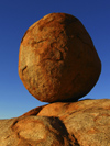 Australia - Northern Territory - Devil's Marbles Conservation Reserve -  the Kaytetye people regard the boulders as the eggs of the rainbow serpent - photo by M.Samper