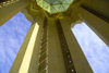 Azerbaijan - Baku: monument on Martyrs' Lane - from inside, looking at the sky - Shahidlar Hiyabany - photo by M.Torres