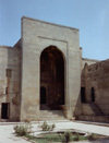 Azerbaijan - Baku: Shirvan Shah's palace - gate / Shirvanshahlar sarayi - UNESCO world heritage site - photo by Miguel Torres