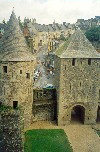 Brittany / Bretagne - Fougeres / Felger (Ille-et-Vilaine): town gate (photo by Aurora Baptista)