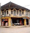 Cambodia / Cambodge - Cambodia - Battambang / Batdambang: drive-in grocery? (photo by M.Torres)