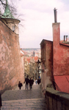 Czech Republic - Prague / Praha: the castle steps (photo by Miguel Torres)