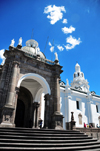 Quito, Ecuador: porch and foliated staircase of the Catedral Metropolitana - Metropolitan Cathedral - this jewel of the Spanish Empire is the resting place of Mariscal Sucre, some of the Republic's presidents as well as numerous clergy - photo by M.Torres