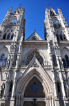 Quito, Ecuador: Neogothic architecture of the Basilica of the National Vow - Baslica del Sagrado Voto Nacional - Archdiocese of Quito - photo by M.Torres