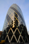 London: the Gherkin, 30 St Mary Axe - Swiss Re Tower - designed by architects Foster and Shuttleworth, Arup engineers - constructed by Skanska - City of London - photo by M.Torres