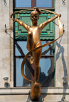 London: Oxford street - golden gymnast - photo by M.Torres