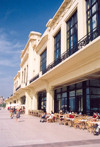 Basque Country / Pais Vasco / Euskadi - Biarritz: cafs on the promenade (photo by Miguel Torres)