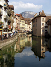 France / Frankreich -  Annecy (Haute-Savoi / Rhne-Alpes): Thiou canal (photo by K.White)