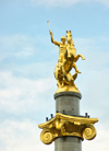 Tbilisi, Georgia: Freedom Square - Saint George's column, Russian-Georgian sculptor Zurab Tsereteli - photo by N.Mahmudova