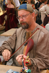 Gotland island - Visby: medieval musician - medieval week - photo by C.Schmidt