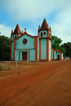 Guinea Bissau / Guin Bissau - Bafat, Bafat Region: Old Portuguese Cathedral, Nossa Senhora da Graa - dirt roat / Catedral de Bafat, edifcio do perodo colonial, Nossa Senhora da Graa - photo by R.V.Lopes