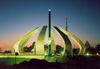 India - Madras / Chennai: post-independece monument on Marina beach - photo by M.Torres