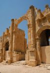 Jerash - Jordan: South gate - Roman city of Gerasa - photo by M.Torres