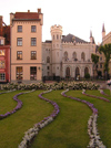 Latvia / Latvija - Riga: Small Guild - Lesser or St. John's Guild-House and flowers on Livu laukums - Meistaru iela / Philharmonic society square - architect: J.D. Felsko - Sv. Jana / Maza Gilde (photo by J.Kaman)