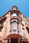 Melilla: balcony - Trasmediterranea - supported on console brackets - architect Enrique Nieto / balcon, Balkon, Balkong | Edificio Modernista creado por Enrique Nieto - Avenida Juan Carlos - photo by M.Torres