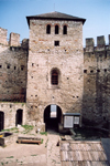 Moldova / Moldavia - Soroca: the fortress - inside the walls - Cetatea Soroca - photo by M.Torres