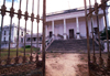 Ilha de Moambique / Mozambique island: the old hospital of Santa Casa da Misericrdia, the Holy House of Mercy - open gate / o hospital - photo by F.Rigaud