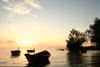 Paraguay - Aregua: boat on lake Ypacarai / lago Ypacarai (photo by Andre Marcos Chang)