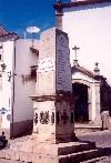 Bragana: monumento aos cados nas guerras de Africa / war memorial ( photo by M.Durruti )