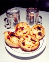 Portugal - Lisbon: pasteis de Belem sugar and cinnamon / pasteis de Belm, aucar e canela - pasteis de nata - photo by M.Durruti