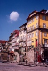 Portugal - Porto / Oporto: falsa lua na Ribeira - photo by M.Durruti