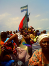 Tumbu, Western Area, Sierra Leone: crowded boat off Tombo - photo by T.Trenchard