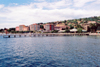 Slovenia - Portoroz: waterfront - pier and hotels on Obala avenue - Portoroz gulf - Adriatic sea - photo by M.Torres