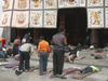 Tibet - Lhasa: Jokhang Temple - prayer - photo by M.Samper