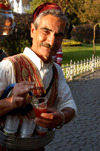 Istanbul, Turkey: juice seller - Sultenahmet - Eminn District - photo by J.Wreford