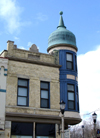 Port Washington (Wisconsin): corner turret and dome - photo by G.Frysinger