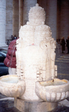 Santa Sede - Vaticano - Roma - Papal fountain (photo by Miguel Torres)